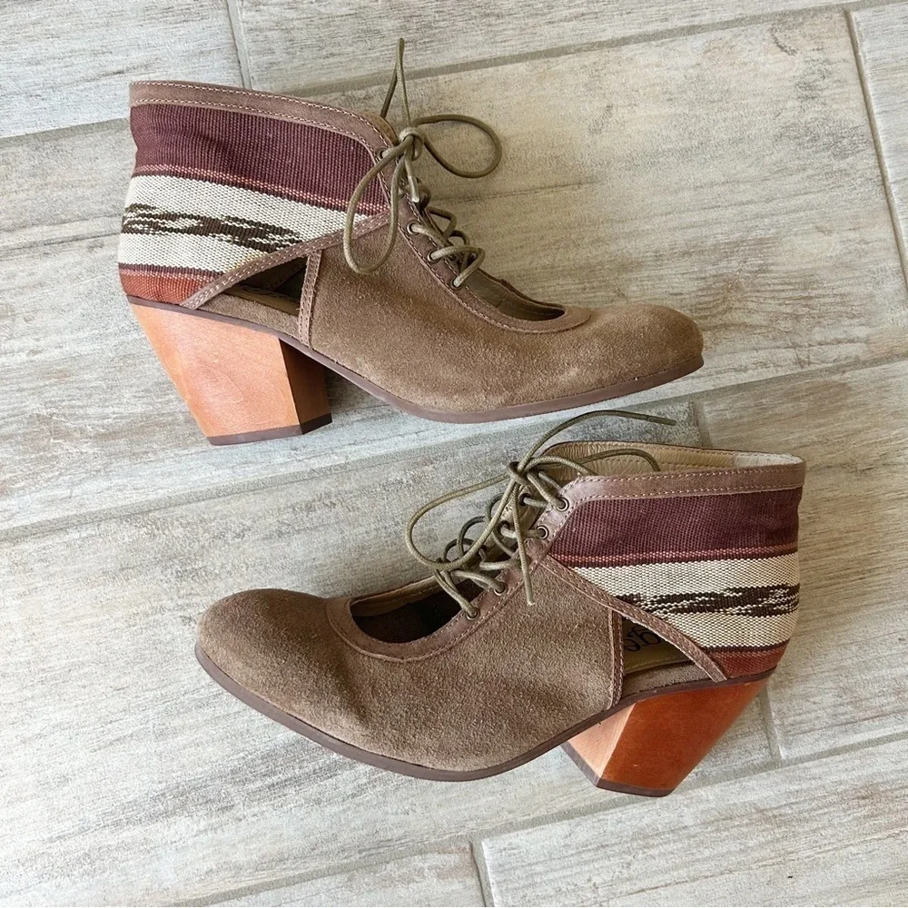 Anthropologie Latigo Soleil Suede Lace Up Bootie